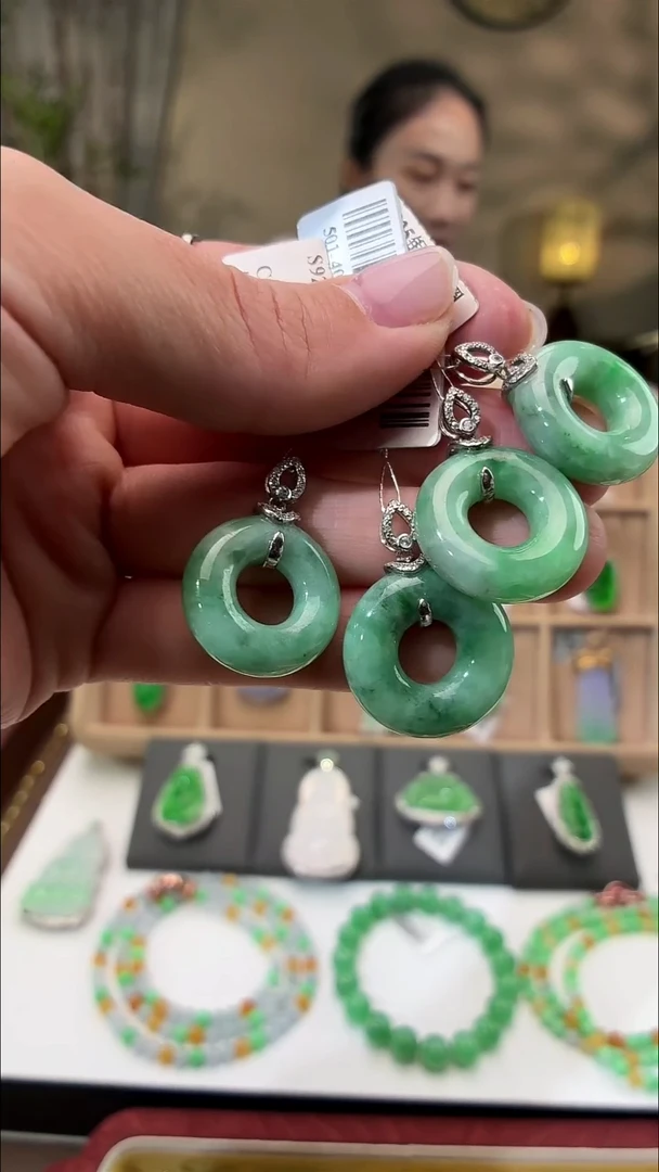 吊坠(不含链)未镶嵌翡翠甜甜圈 多样性发其一