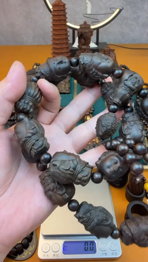 贡手串/手链《巴布亚贡》新品三世佛手持