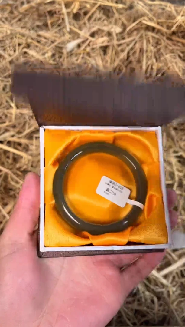 未镶嵌手镯石英质玉D-828