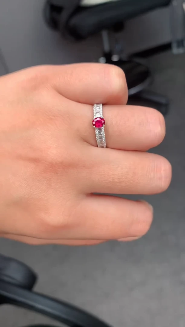 【闪购商品】红宝石戒指18K金镶嵌46分红宝石戒指