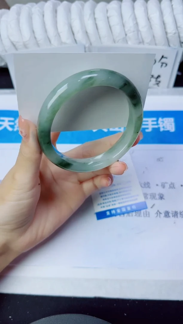 石英质玉手镯未镶嵌212/60.6