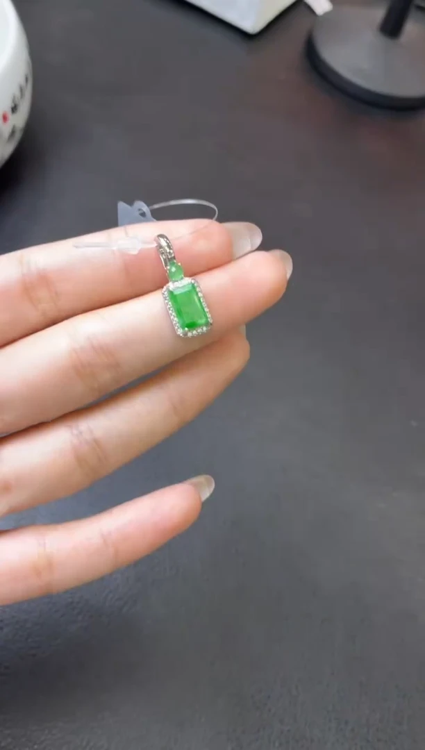 吊坠(不含链)银S925镶嵌翡翠吊坠