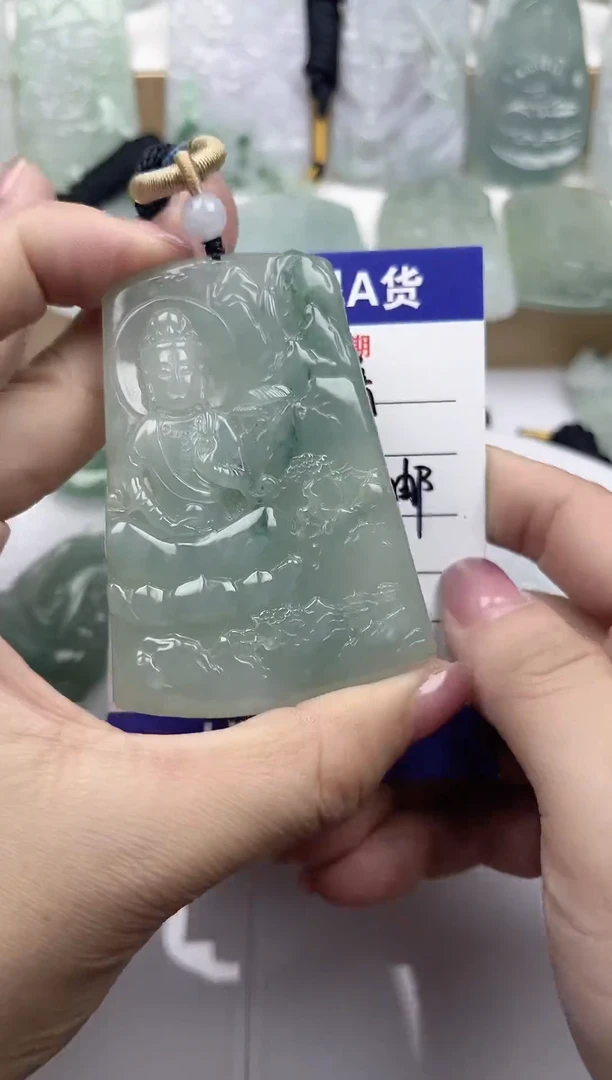 颈饰未镶嵌翡翠