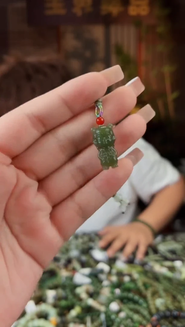 和田玉未镶嵌颈饰拍一发一