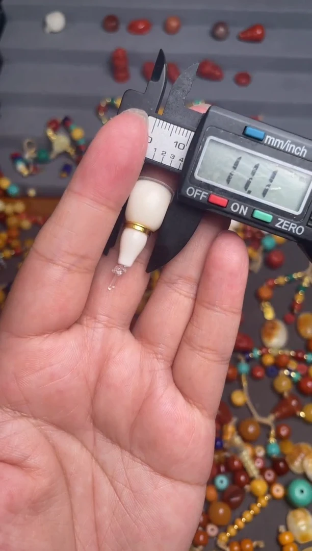 未镶嵌蜜蜡裸石多样性发其一，