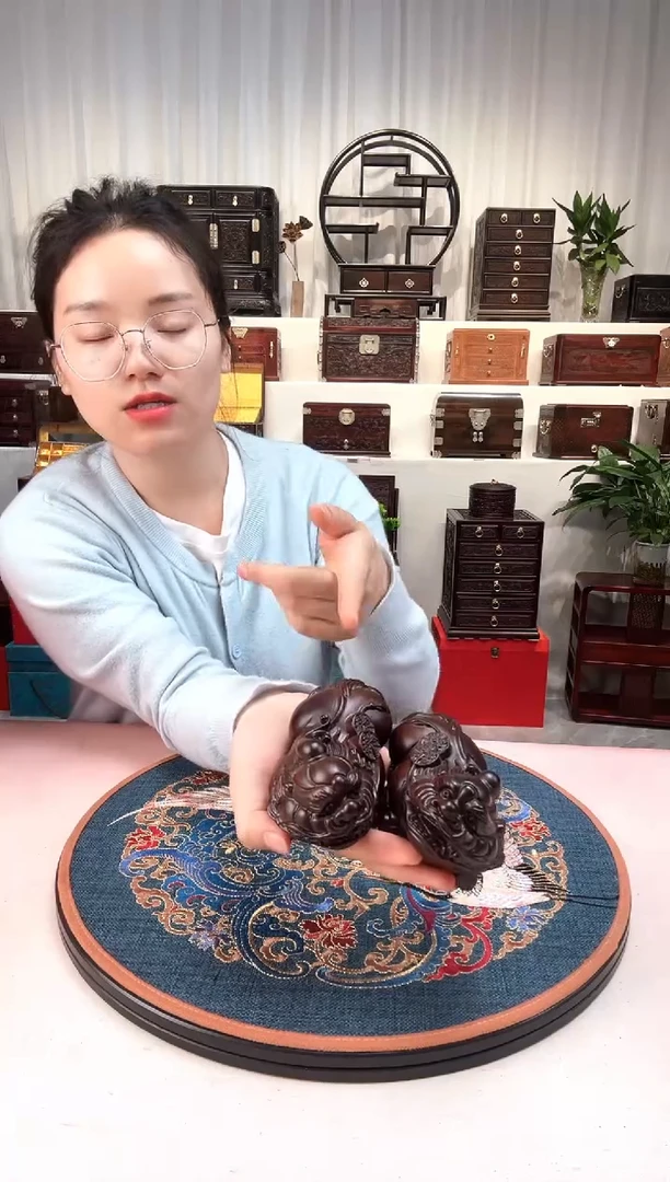 紫檀木类成套家具貔貅