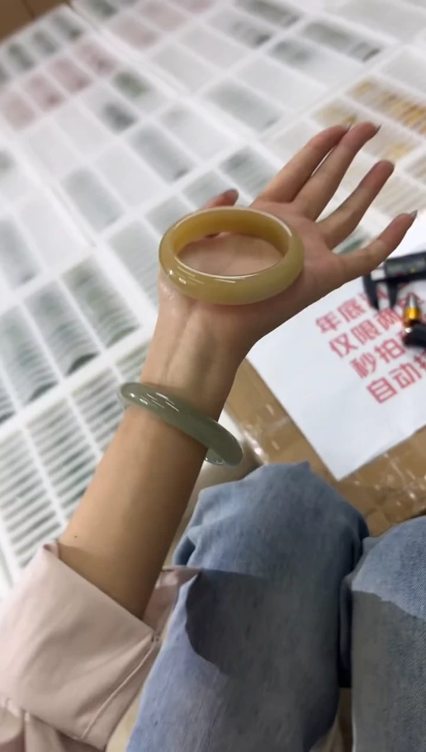 未镶嵌手镯石英质玉3-56HU