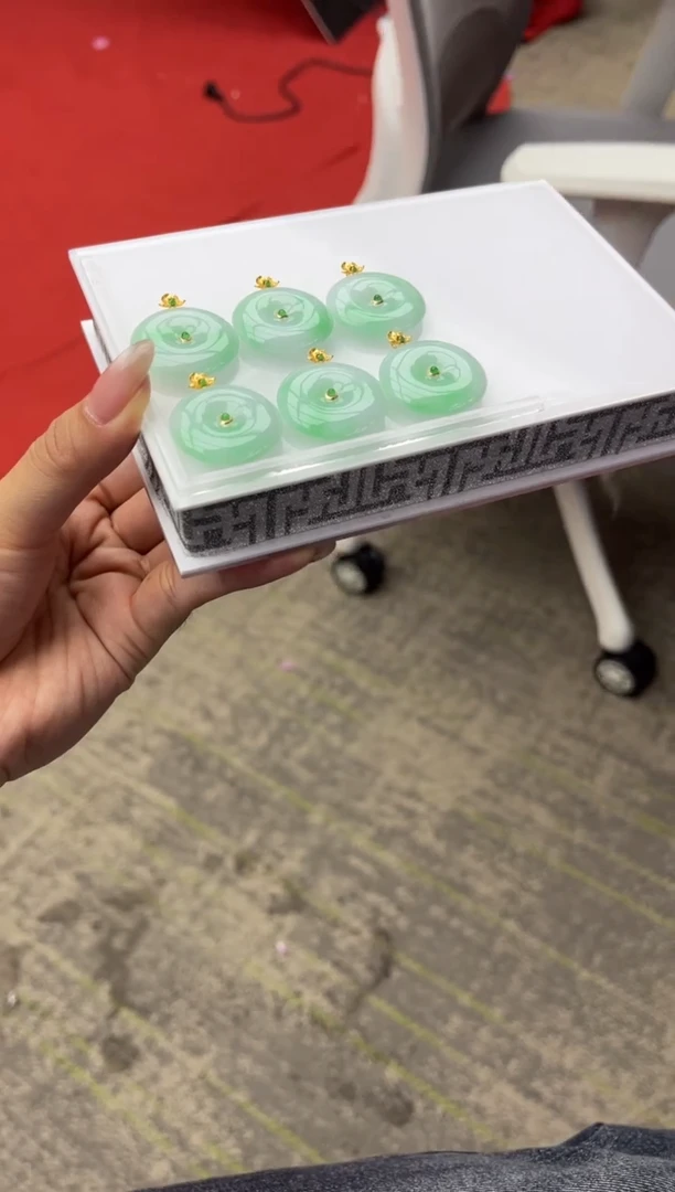 颈饰18K金镶嵌翡翠V442多样性发一件/配绳子