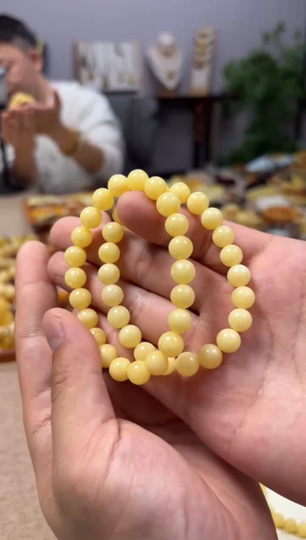 【闪购商品】蜜蜡裸石未镶嵌多样性发一件