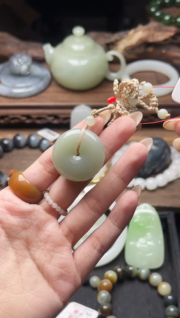 吊坠(不含链)未镶嵌和田玉思*且末青白 平安扣821328