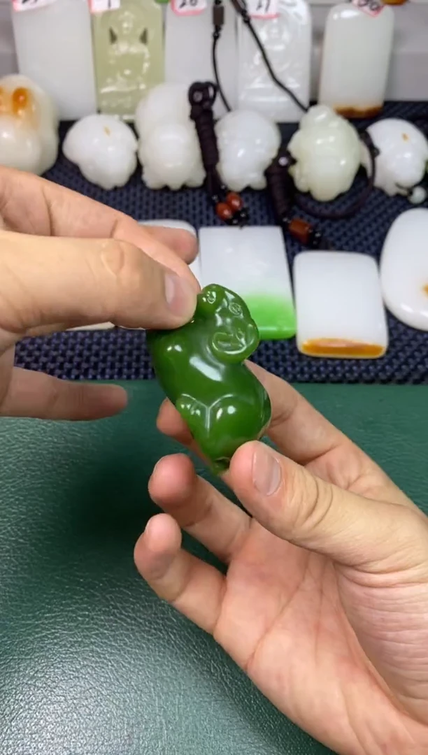 天然玉石未镶嵌颈饰