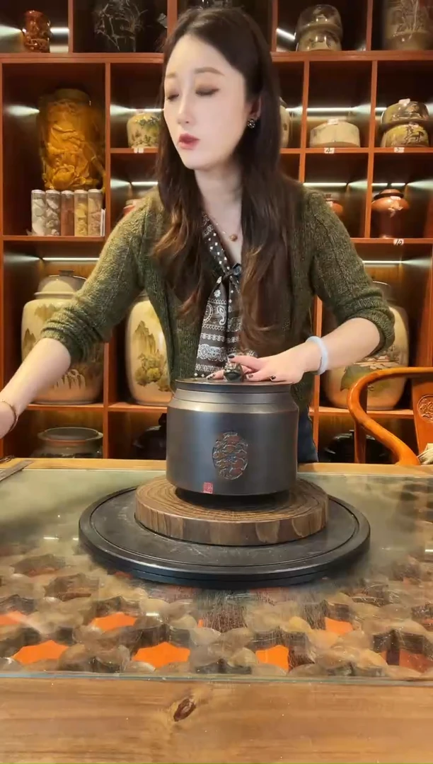 罐云南建水紫陶茶罐