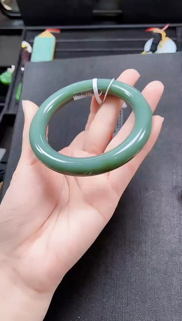 未镶嵌手镯和田玉卯*多样性发一