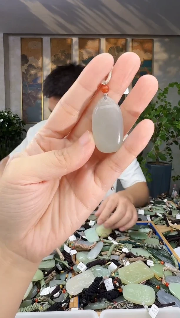 未镶嵌和田玉挂件拍一发一
