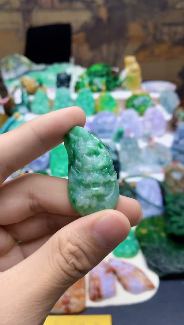 颈饰未镶嵌翡翠天然A货翡翠