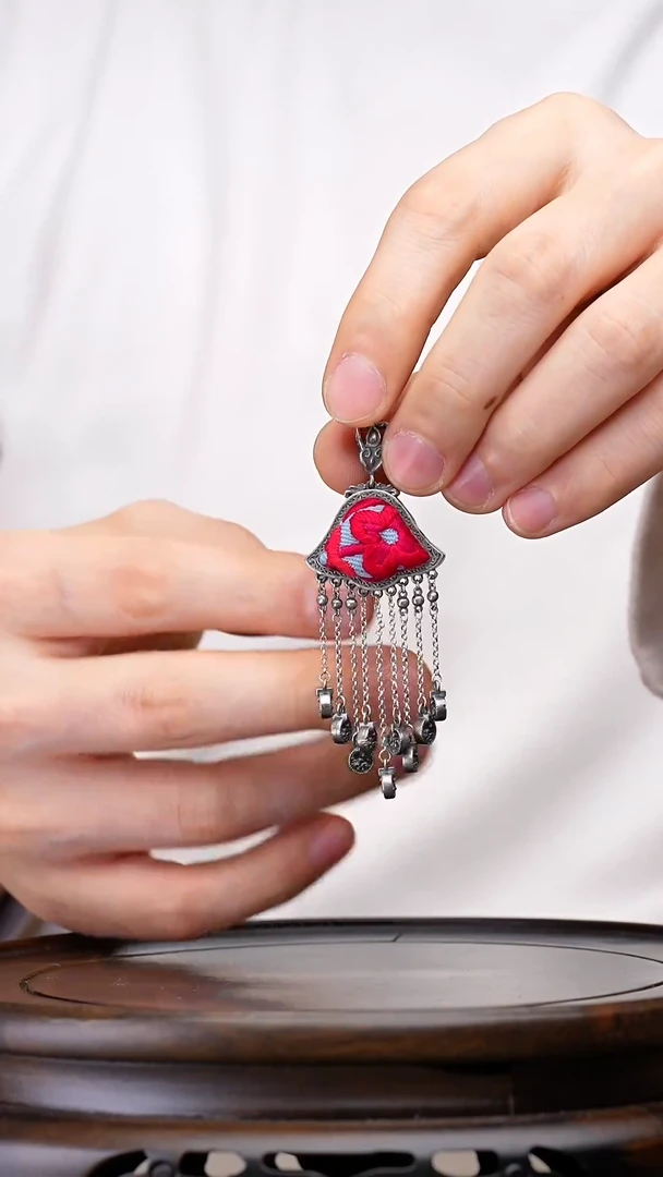 【闪购商品】刺绣黔东南苗族刺绣A515