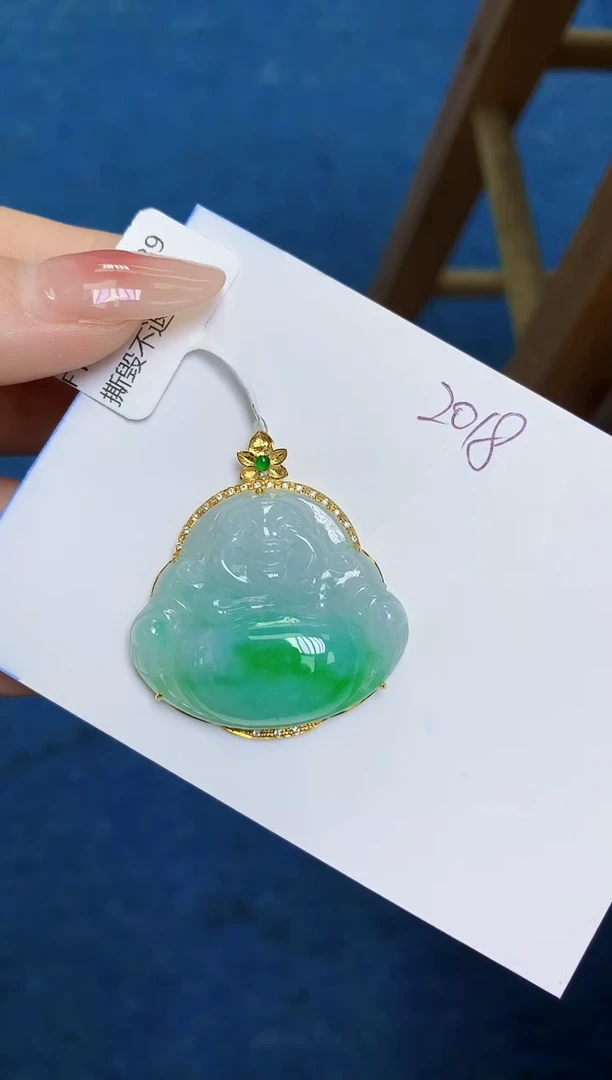 翡翠18K金镶嵌颈饰 天然缅甸翡翠A货