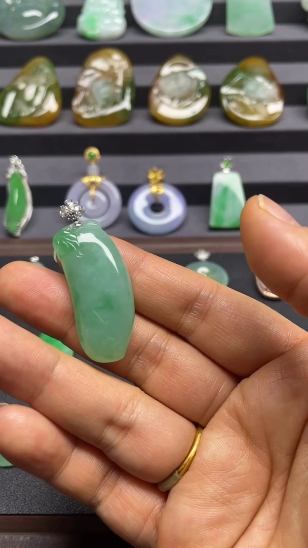 吊坠(不含链)18K金镶嵌翡翠福瓜