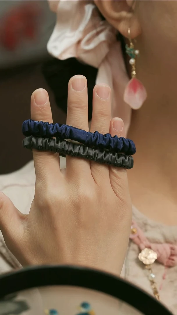 刺绣湘传礼19姆咪桑蚕丝小发圈两个