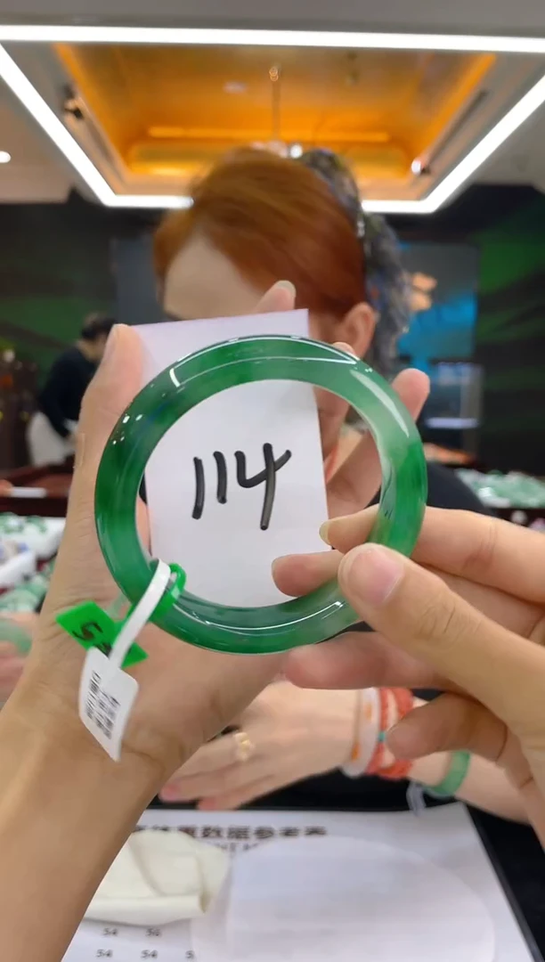 石英质玉（非洲翠）手镯未镶嵌天然冰飘花