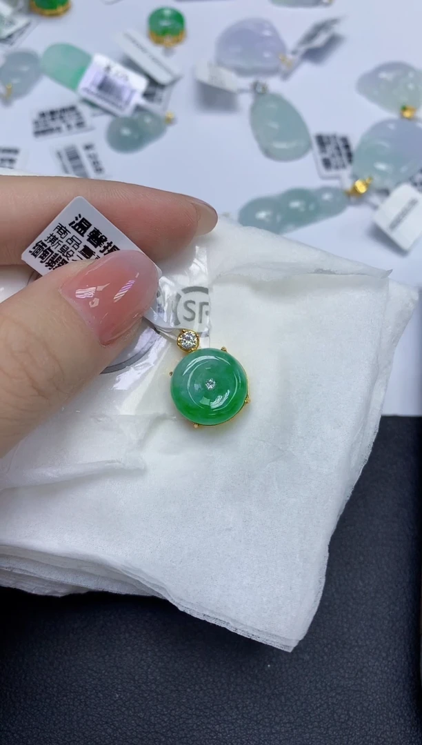 颈饰未镶嵌翡翠天然缅甸翡翠A货多样性发一件