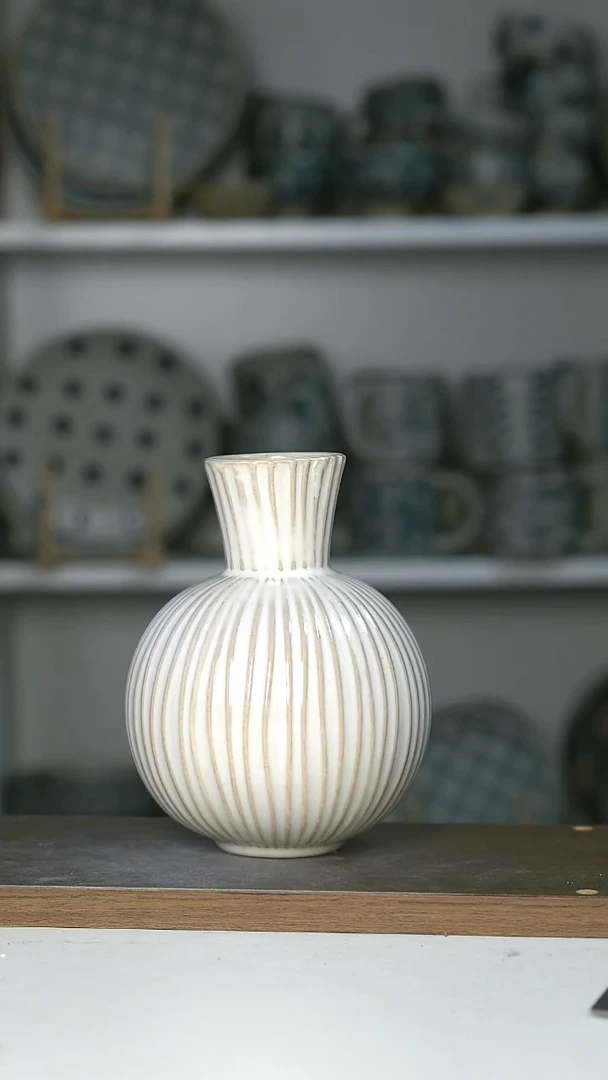 陶瓷浮雕做旧巴洛克大肚花瓶小17cm微瑕@4-2@