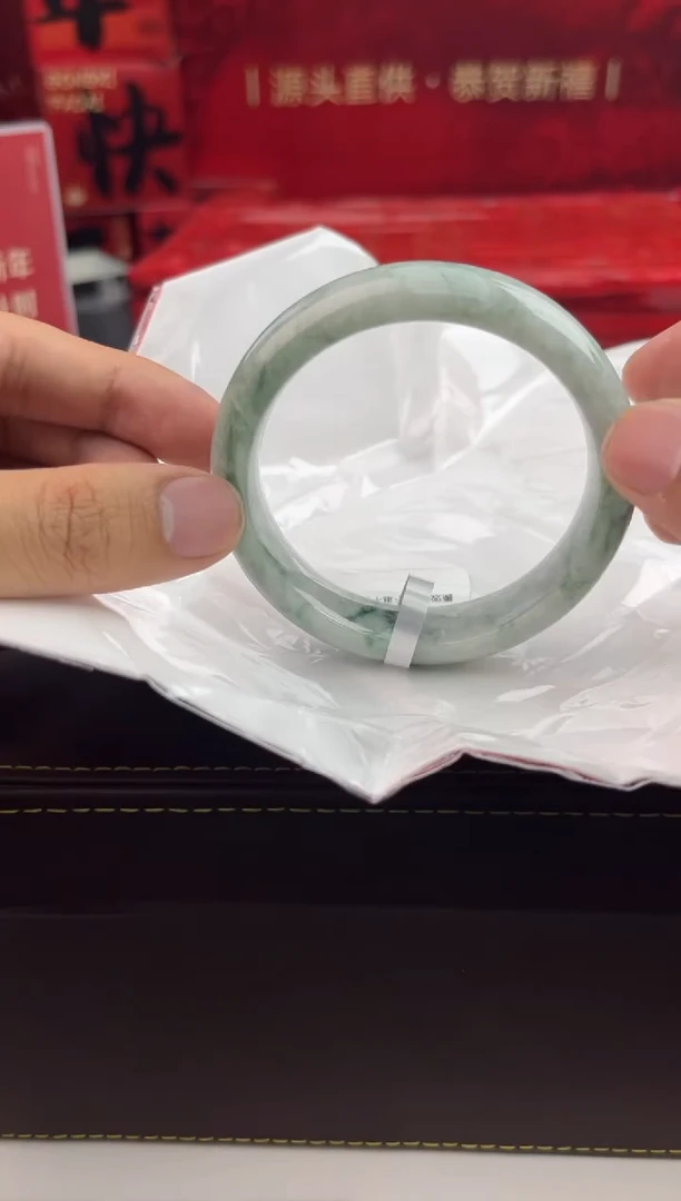 【闪购商品】翡翠手镯未镶嵌10翡翠手镯（微瑕）