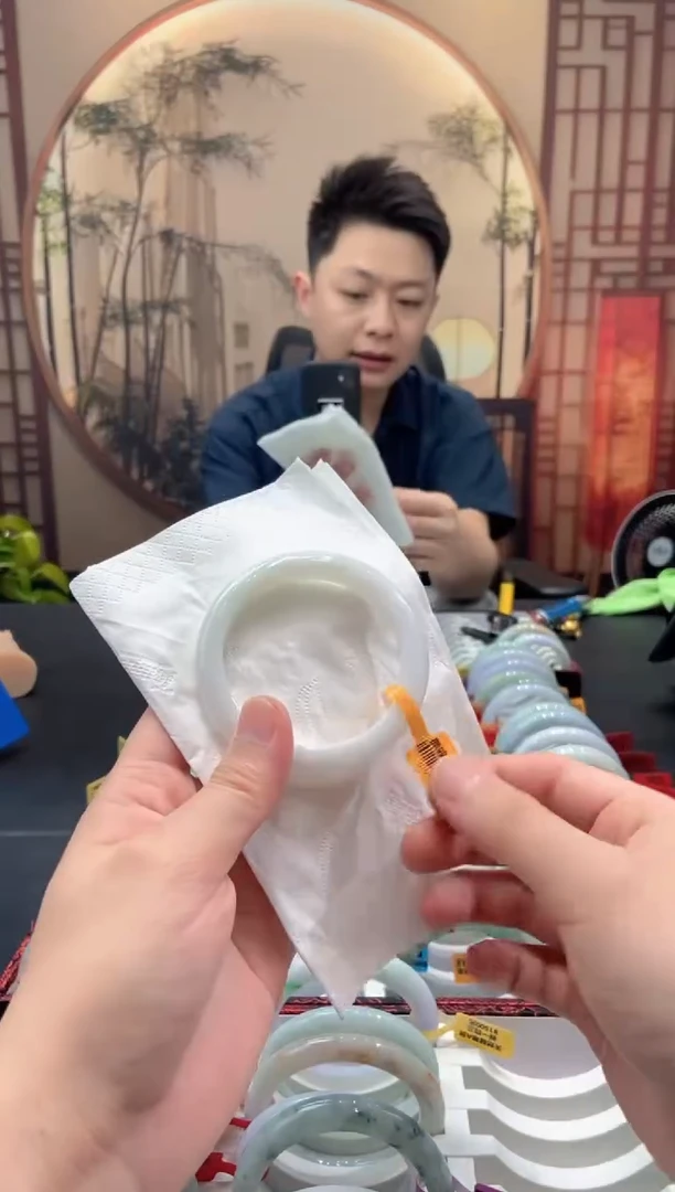 翡翠手镯未镶嵌000025542
