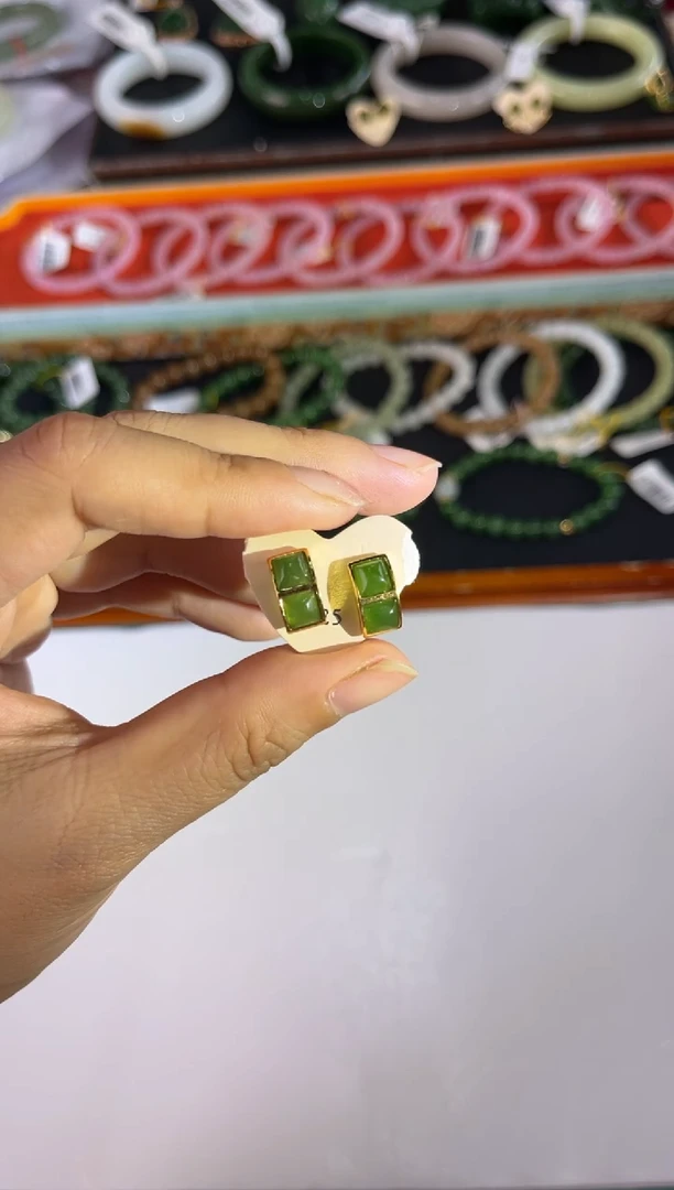 颈饰银S925镶嵌和田玉耳钉