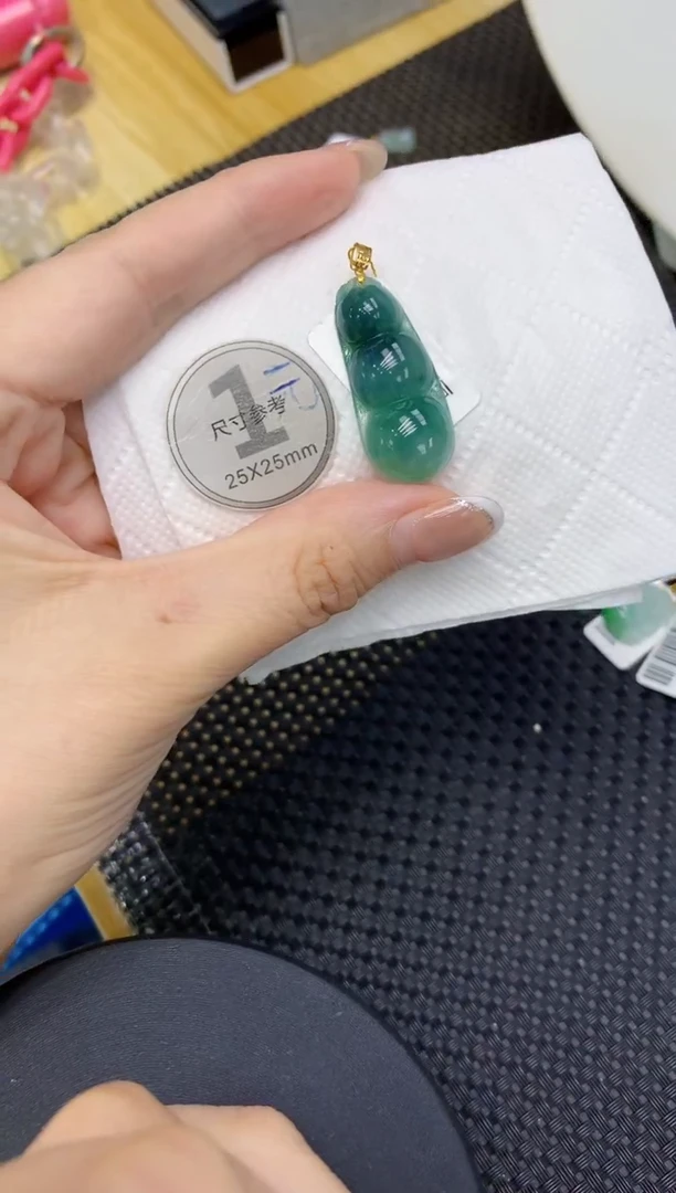 颈饰18K金镶嵌翡翠111111