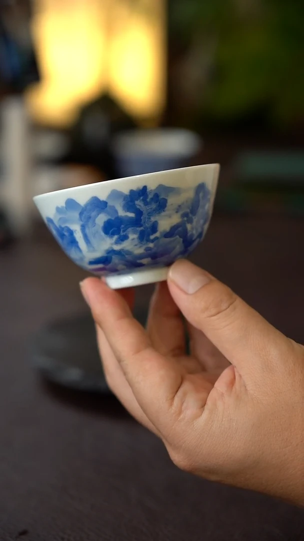 景德镇全手工手绘青花山水圆口杯