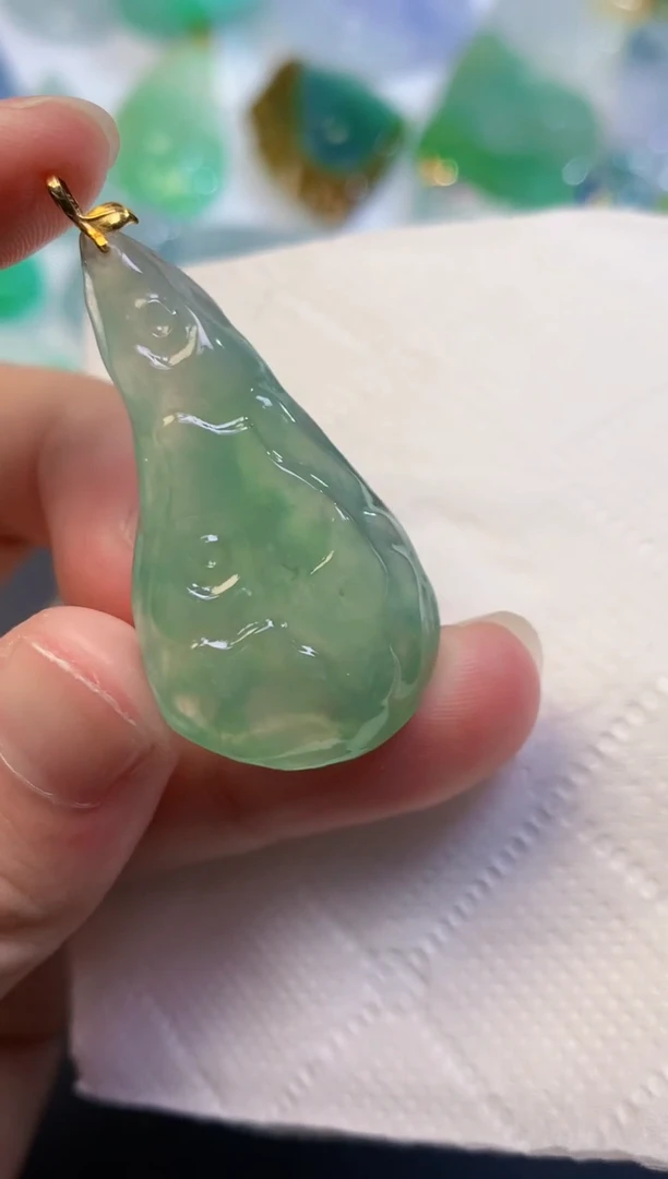 颈饰未镶嵌翡翠