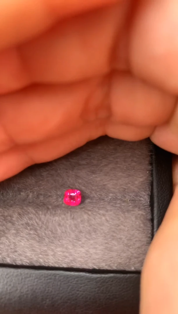 未镶嵌裸石定制尖晶石枕型 绝地 0.49ct