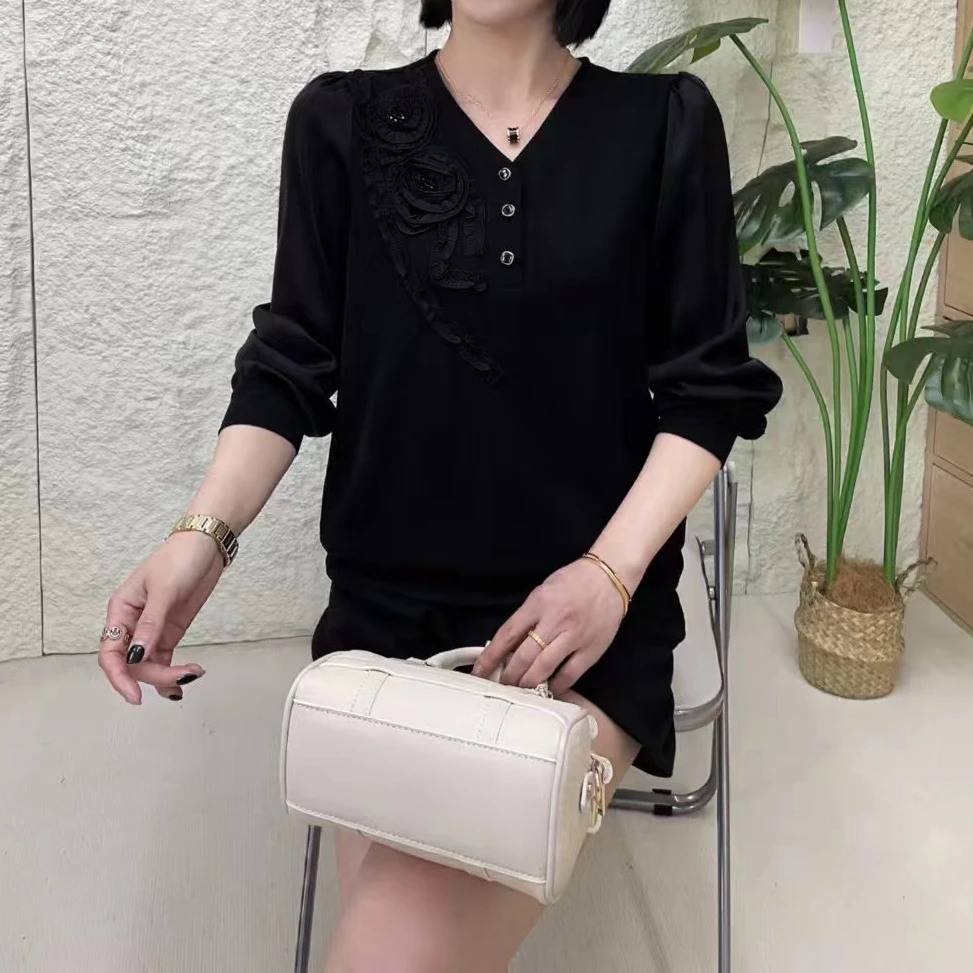 小施家气质女人味工艺花显瘦V领高品质上衣68951