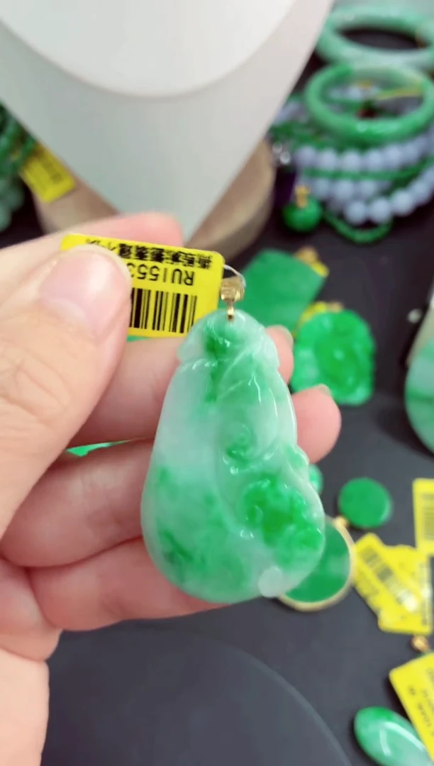 吊坠(不含链)未镶嵌翡翠挂件