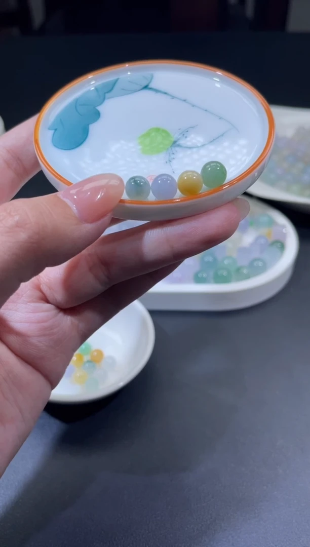 颈饰未镶嵌翡翠冷**兰翡翠净货