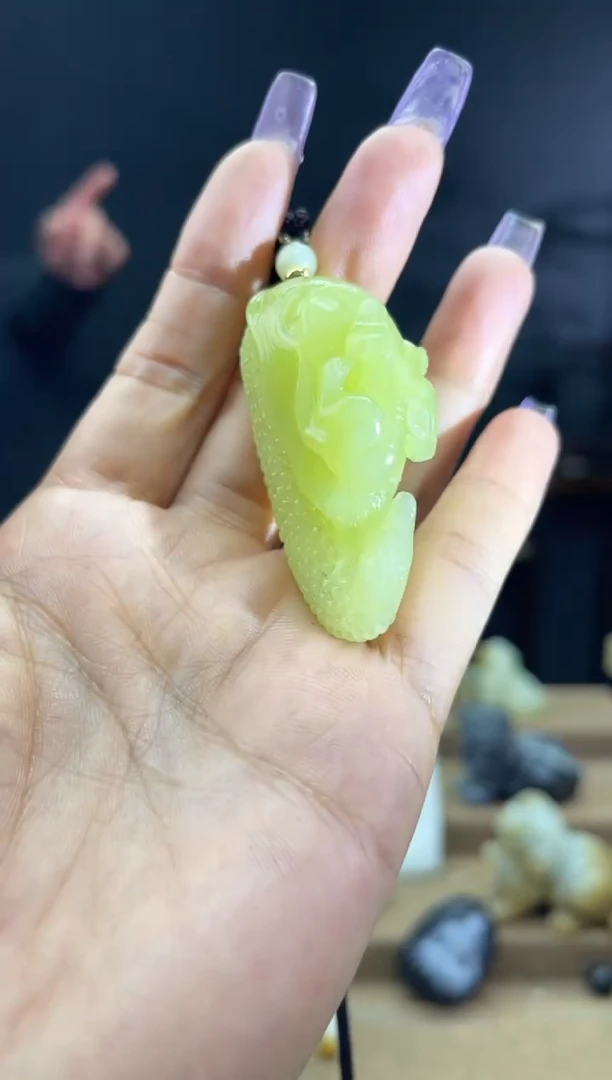 颈饰未镶嵌和田玉1