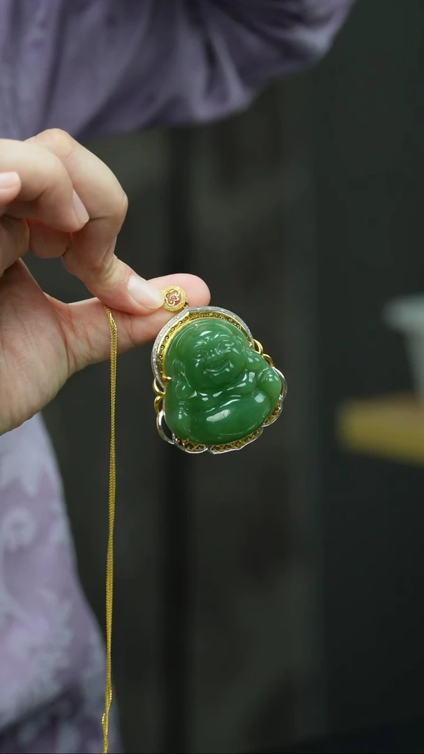 吊坠(赠链)18K金镶嵌和田玉1