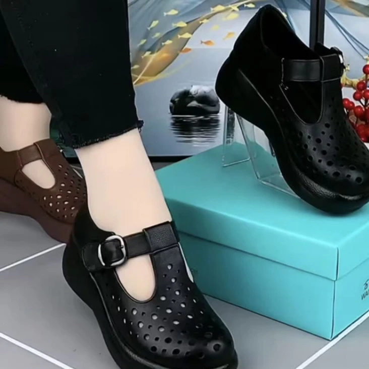 软皮凉鞋女中跟粗跟防滑镂空透气洞洞鞋2025夏季凉靴中老年妈妈鞋