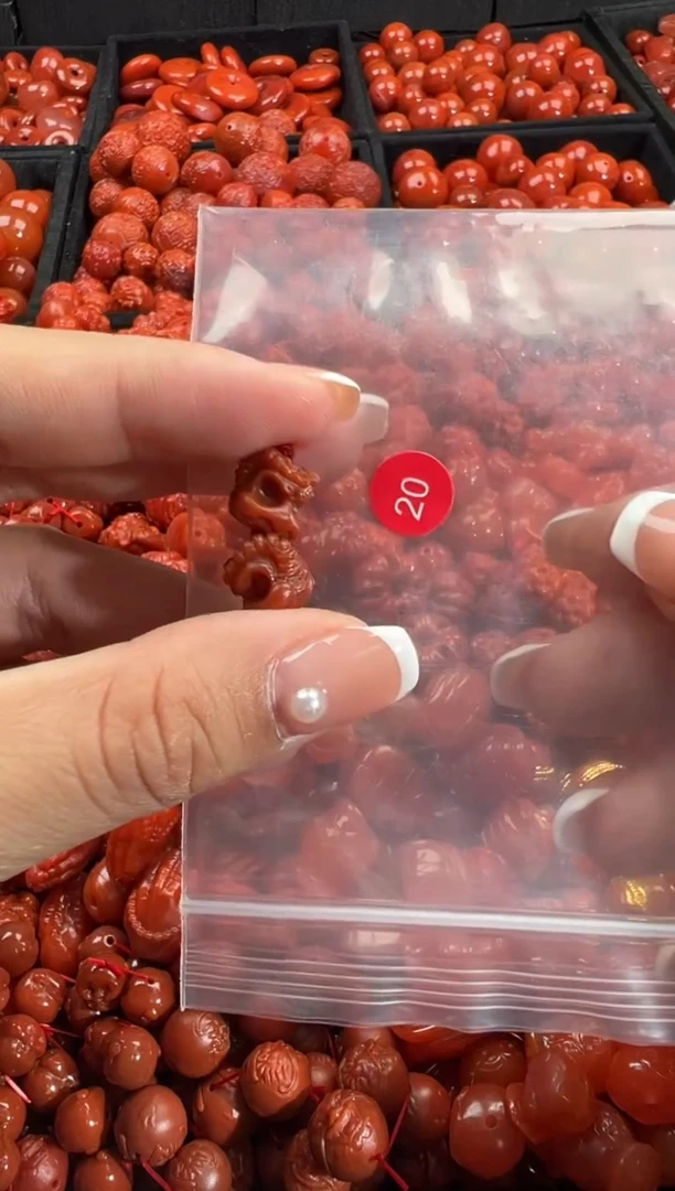 颈饰未镶嵌南红玛瑙1