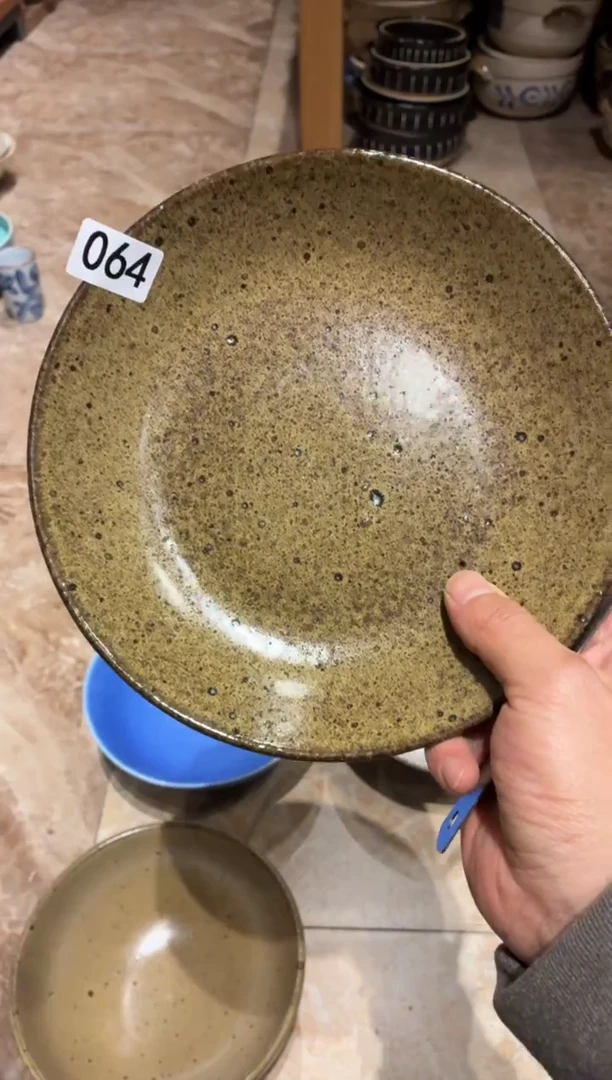 瓷片左*64黄色手工锅盘1个