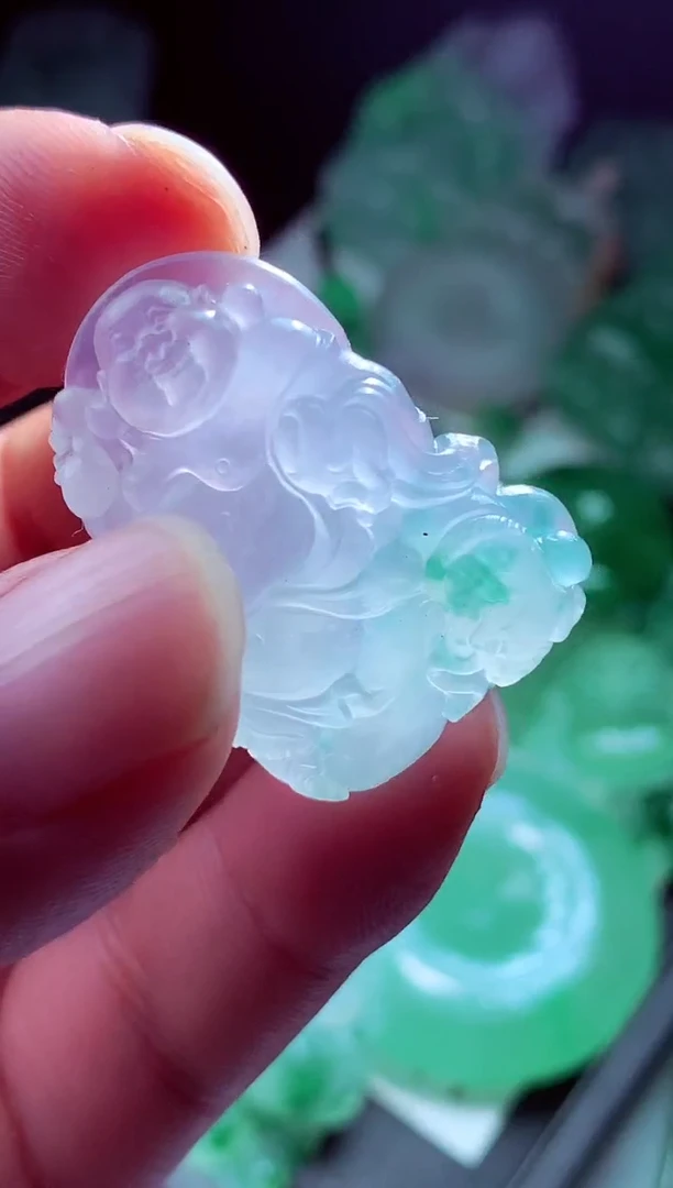 未镶嵌定制翡翠胡**?翡翠毛货定制