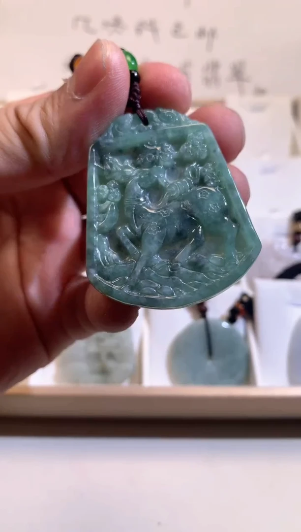 【闪购商品】翡翠颈饰未镶嵌02/15/25