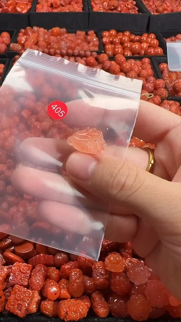 颈饰未镶嵌南红玛瑙1