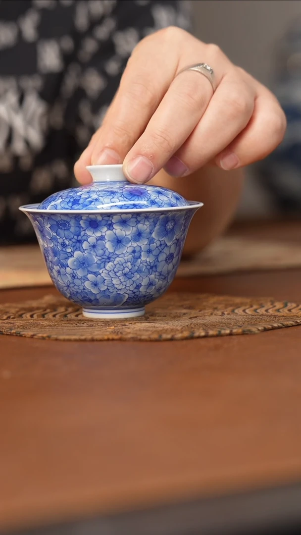 杯看山柴窑青花万花