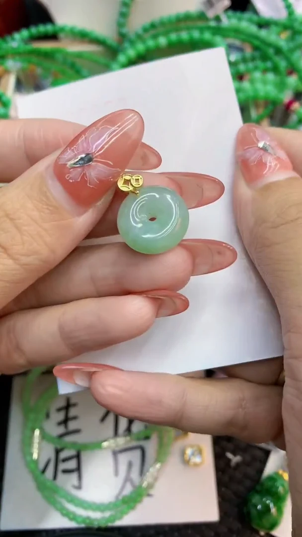 颈饰未镶嵌翡翠1