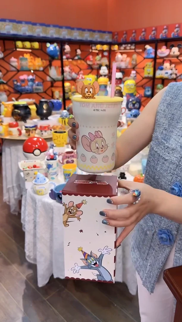 瓷片@@猫和老鼠黄色带盖陶瓷吸管杯