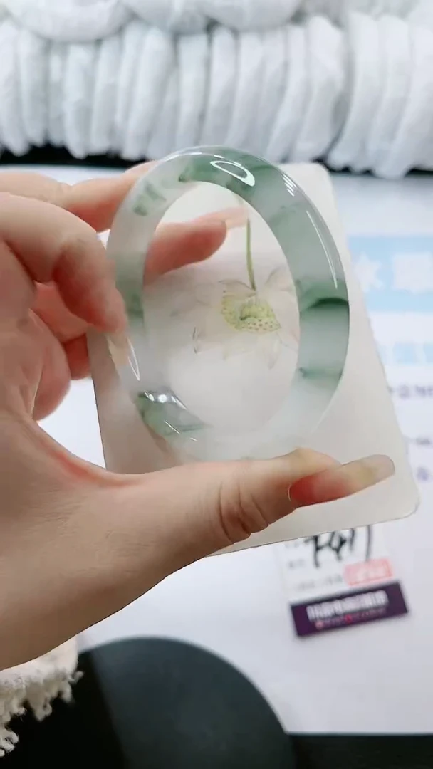 【闪购商品】石英质玉手镯未镶嵌多样性发货F417