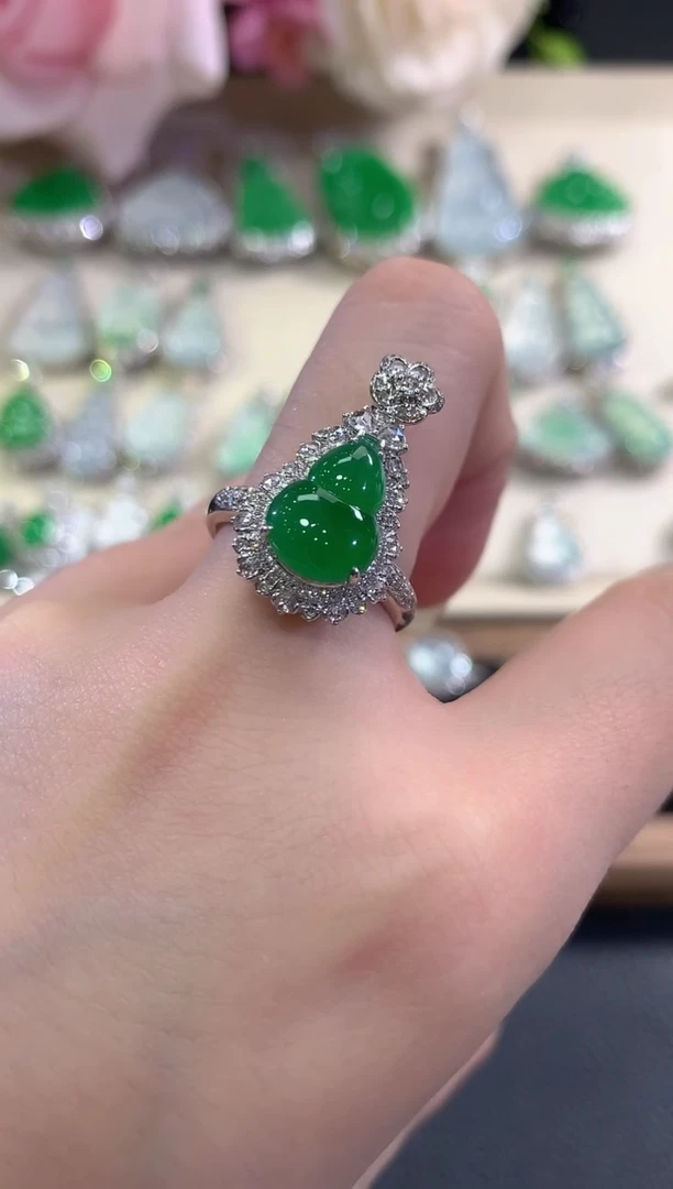 18K金镶嵌戒指翡翠c95