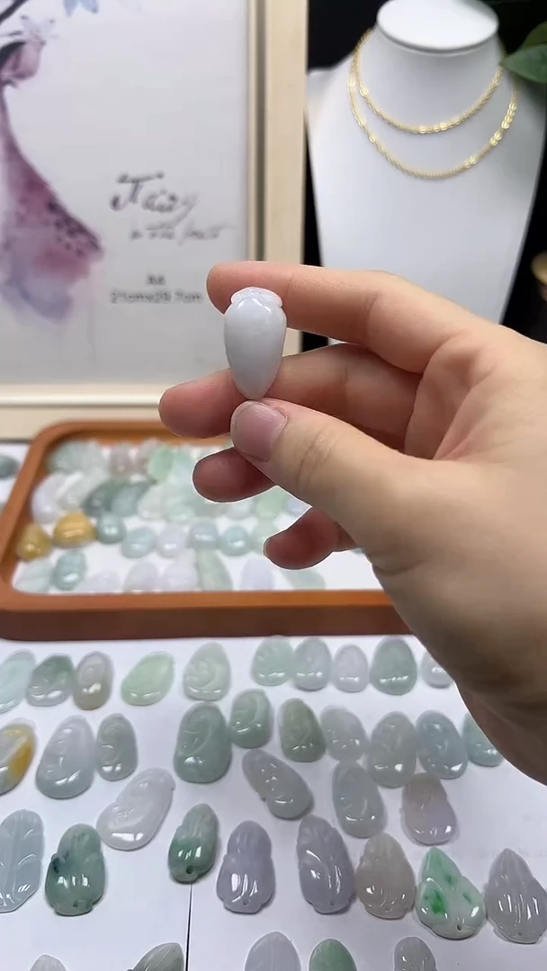 颈饰未镶嵌翡翠福瓜45